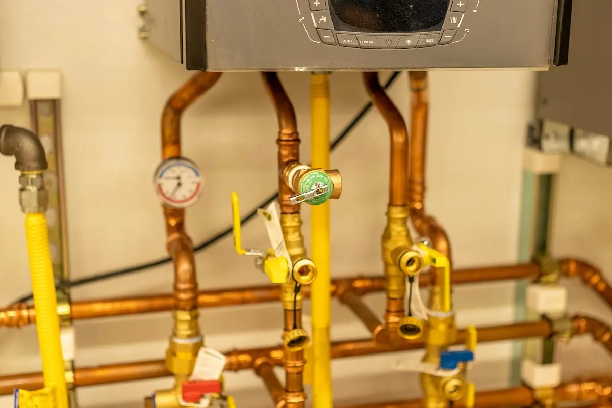 Licensed technician providing Pipe Repair for a homeowner in Gladeview