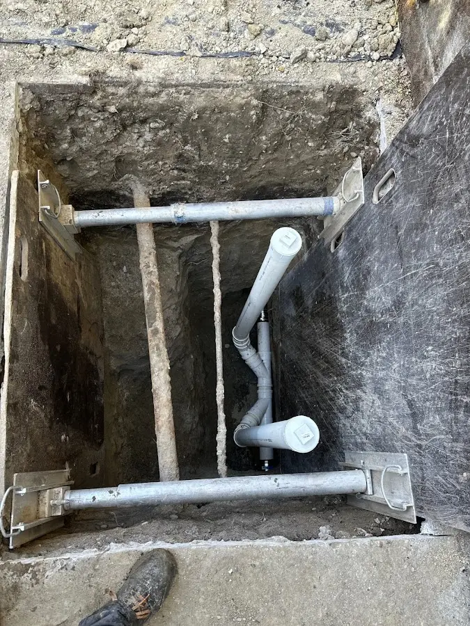 Experienced plumber completing Drain Cleaning work in Gladeview
